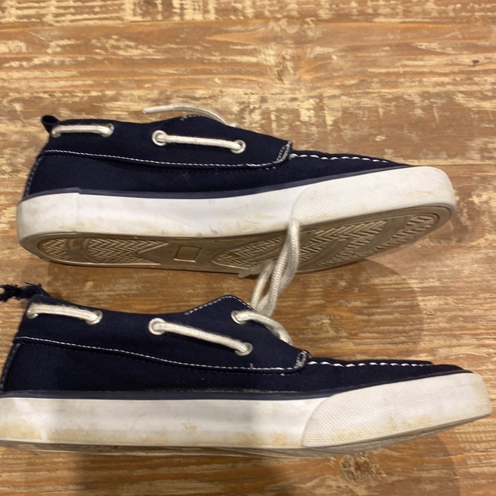 Blue carters shoes boys size 2 - Picture 3 of 5